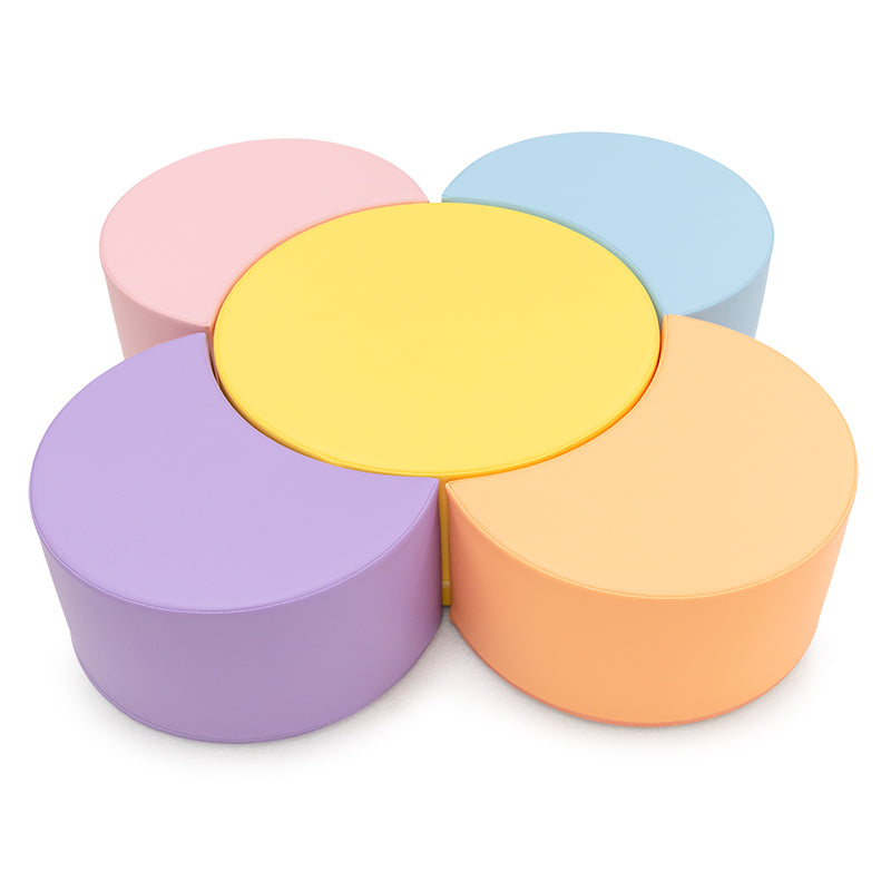 Mesa flor com 4 banquinhos petála (linha pré-escolar)