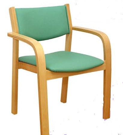 Cadeira com braço curvo empilhável